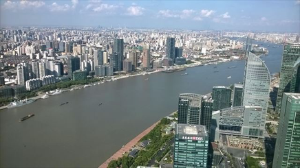 展望台から望む、上海の金融街の景色。
